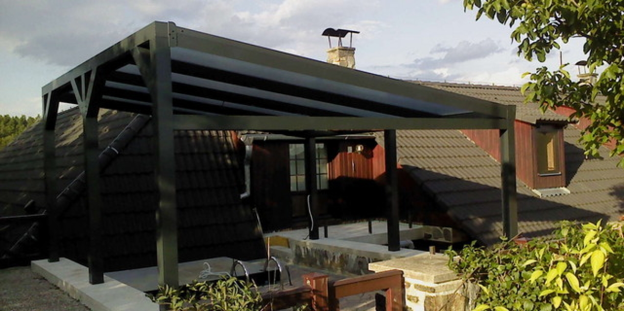 Hliníkové přístřešky poslouží i na podzim