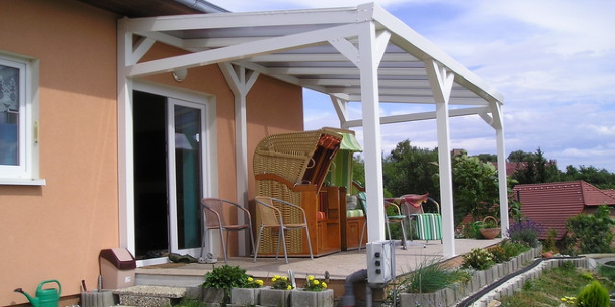 Kvalitu a eleganci můžete najít u hliníkových přístřešků