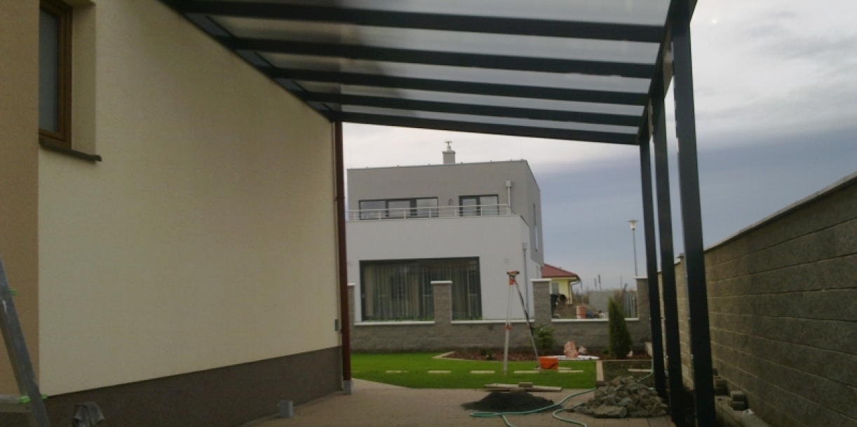 Využijte karanténu pro zútulnění svého bydlení - hliníkové přístřešky