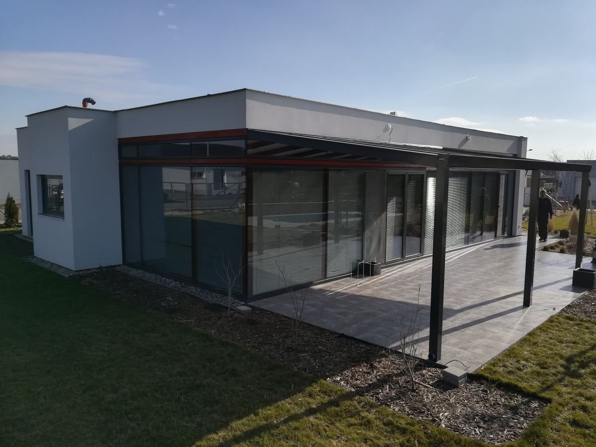 moderní pergola z hliníku