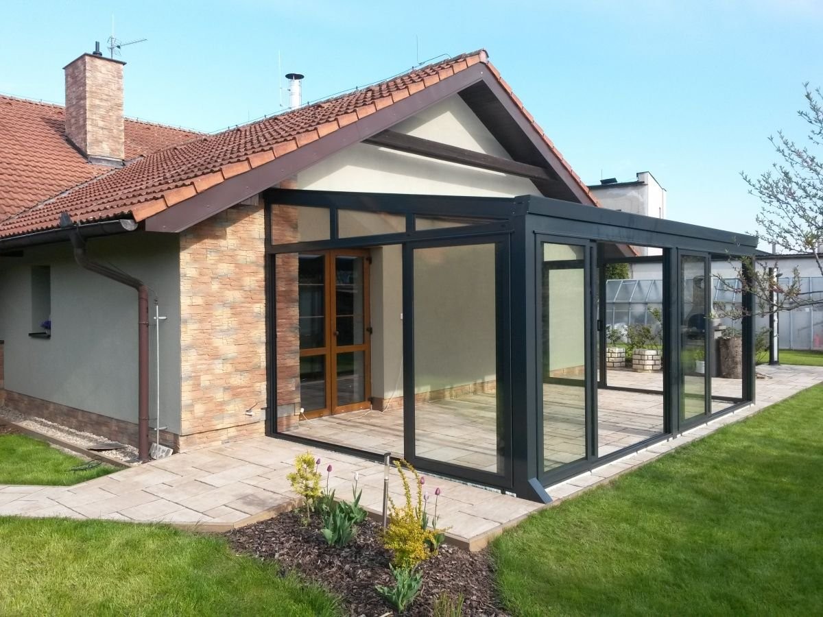 hliníková zimní zahrada černá zavřená